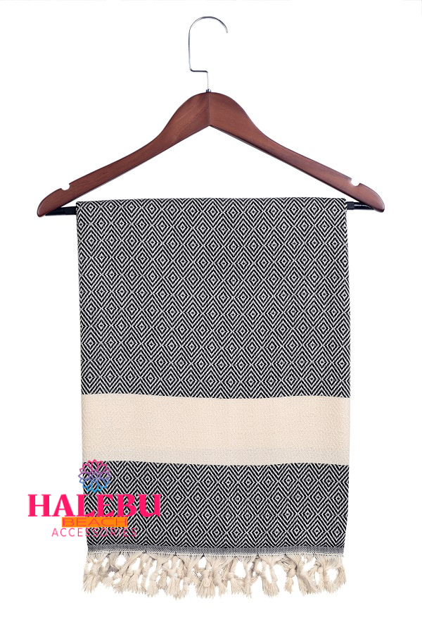 Black Color Diamond Pattern Design Beach Towel