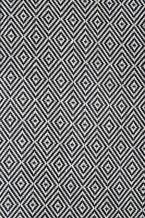 Black Color Diamond Pattern Design Beach Towel